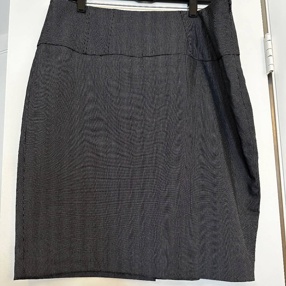 The Limited size 14 Pencil Skirt black and white
